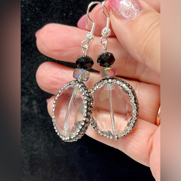 Elegant Crystal Earrings long evening wear - Picture 4 of 15